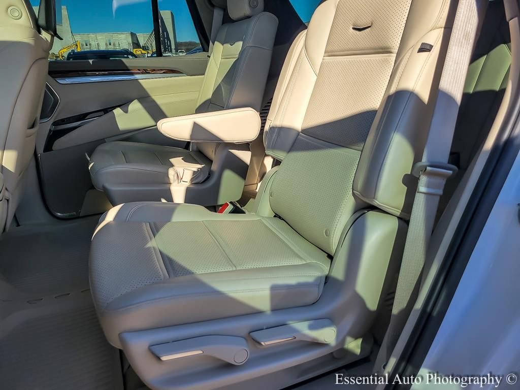 Used 2025 Cadillac Escalade Sport Platinum image 12