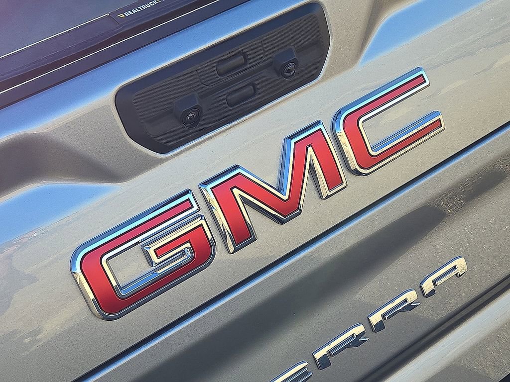 Used 2025 GMC Sierra 2500 SLT w/ SLT Premium Package image 15