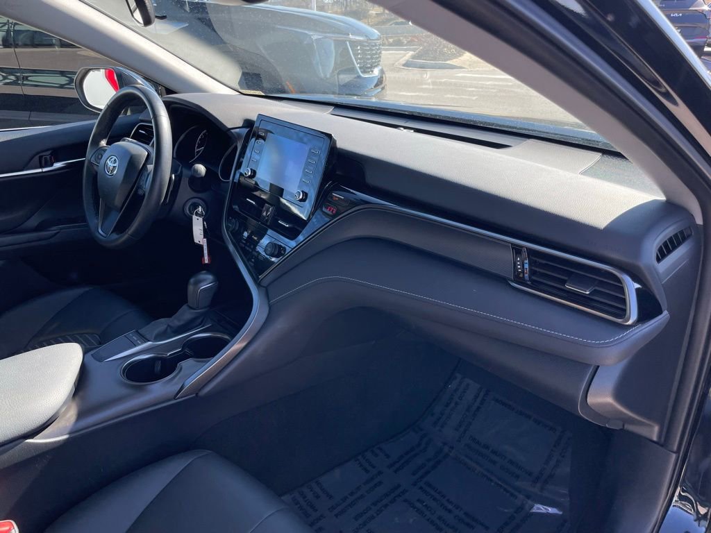 Used 2024 Toyota Camry SE image 29