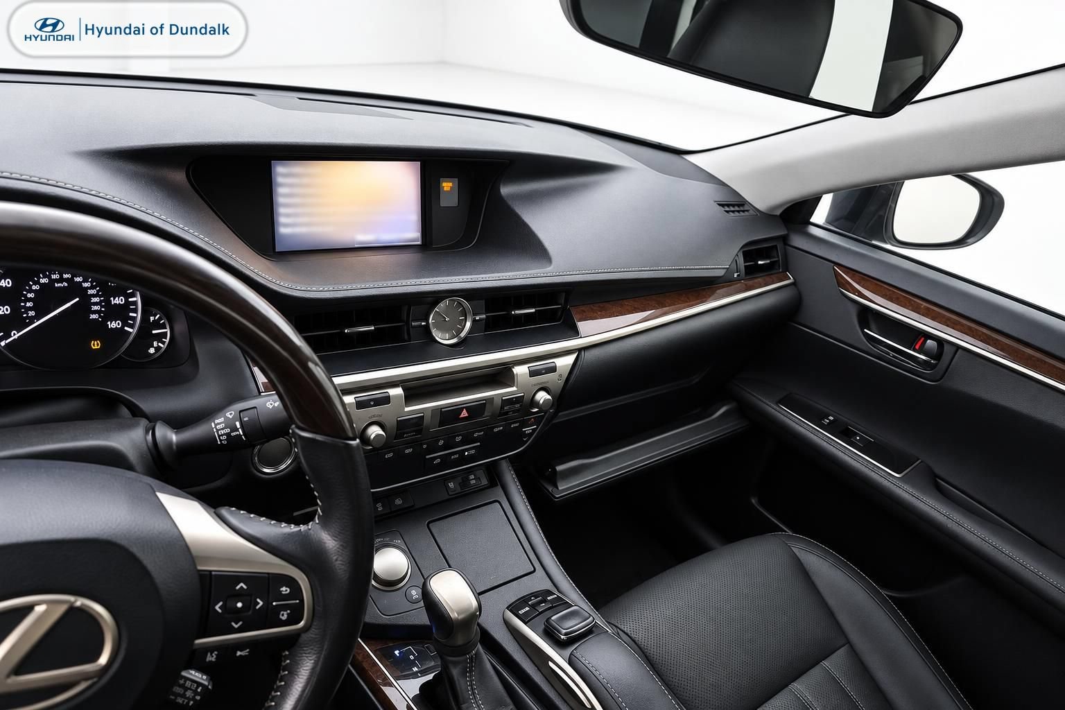 Used 2016 Lexus ES 350 w/ Luxury Package w/Wood Trim FWD image 11