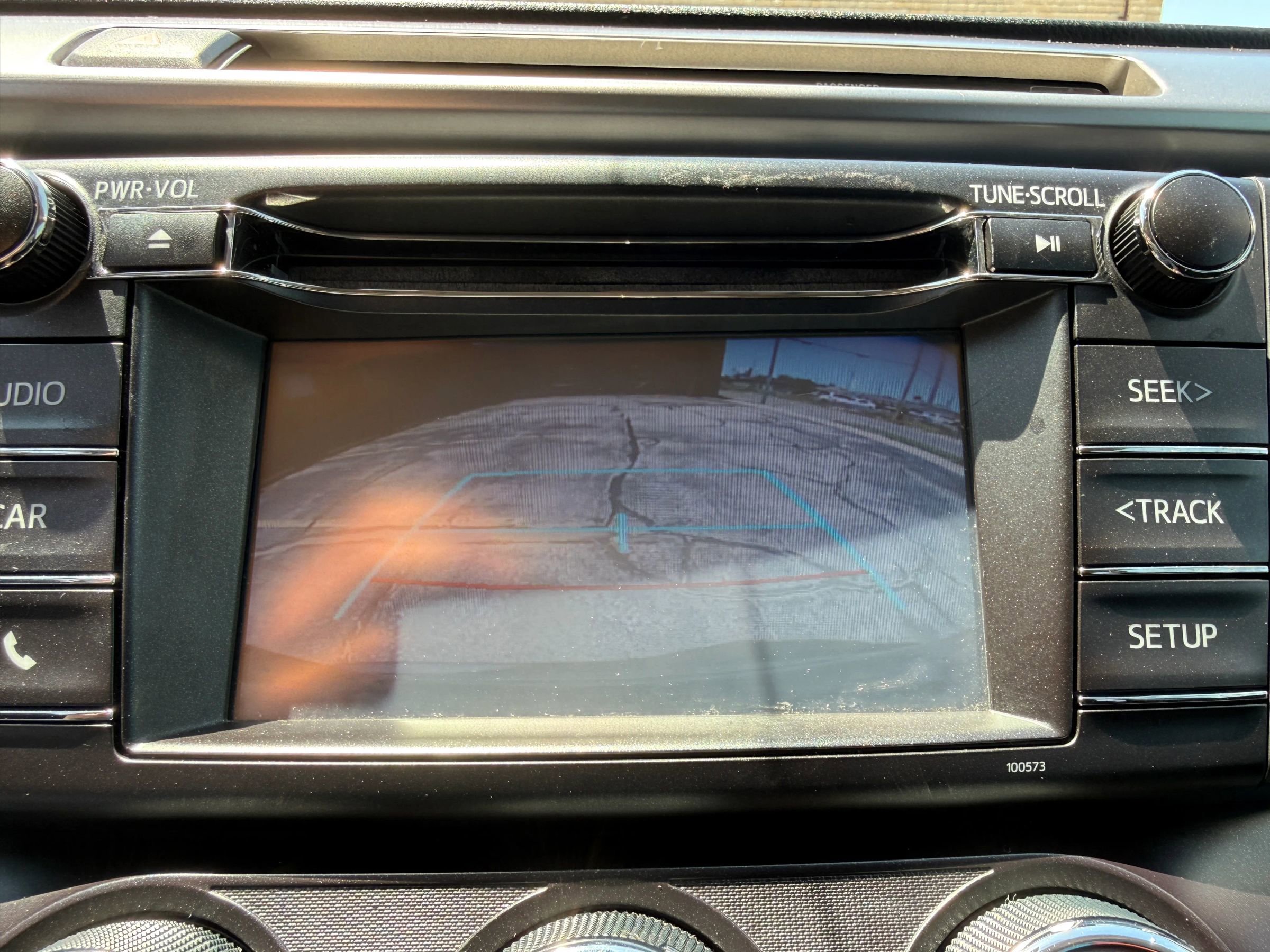 Used 2018 Toyota RAV4 LE FWD image 14