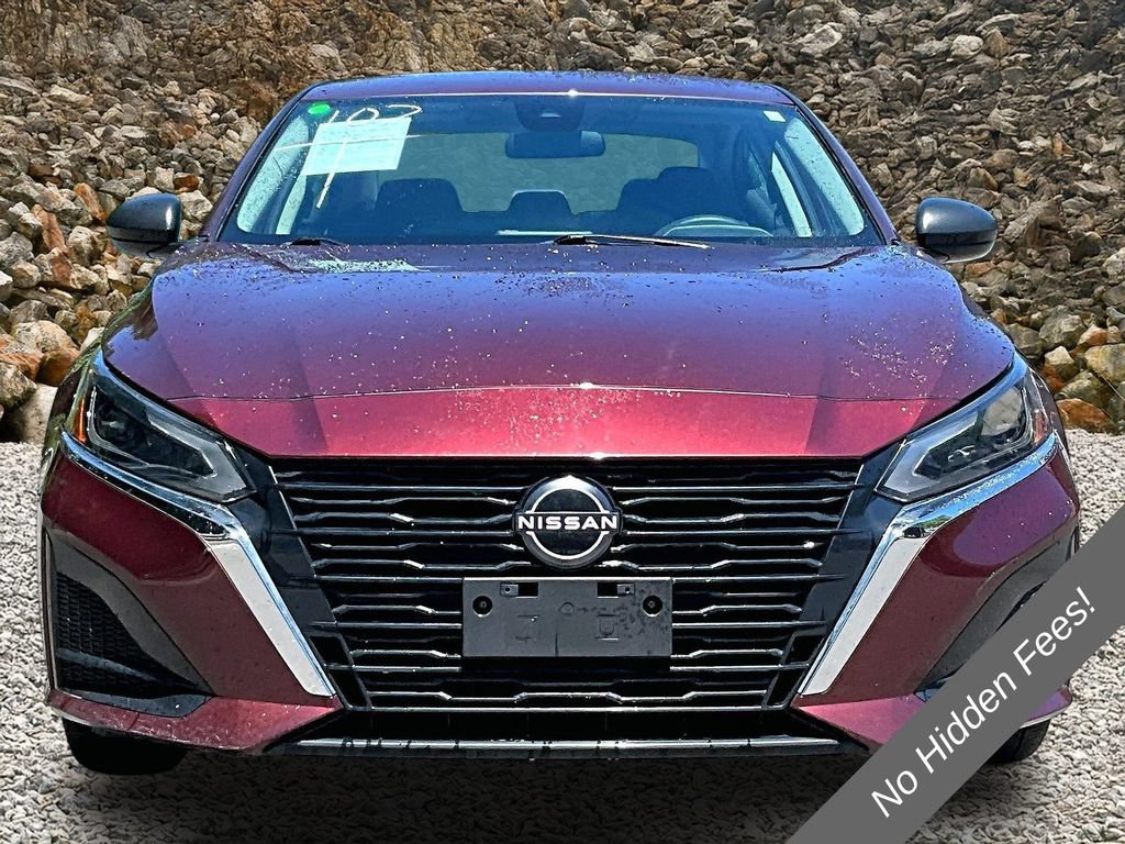 Used 2024 Nissan Altima 2.5 SV AWD/4WD image 3