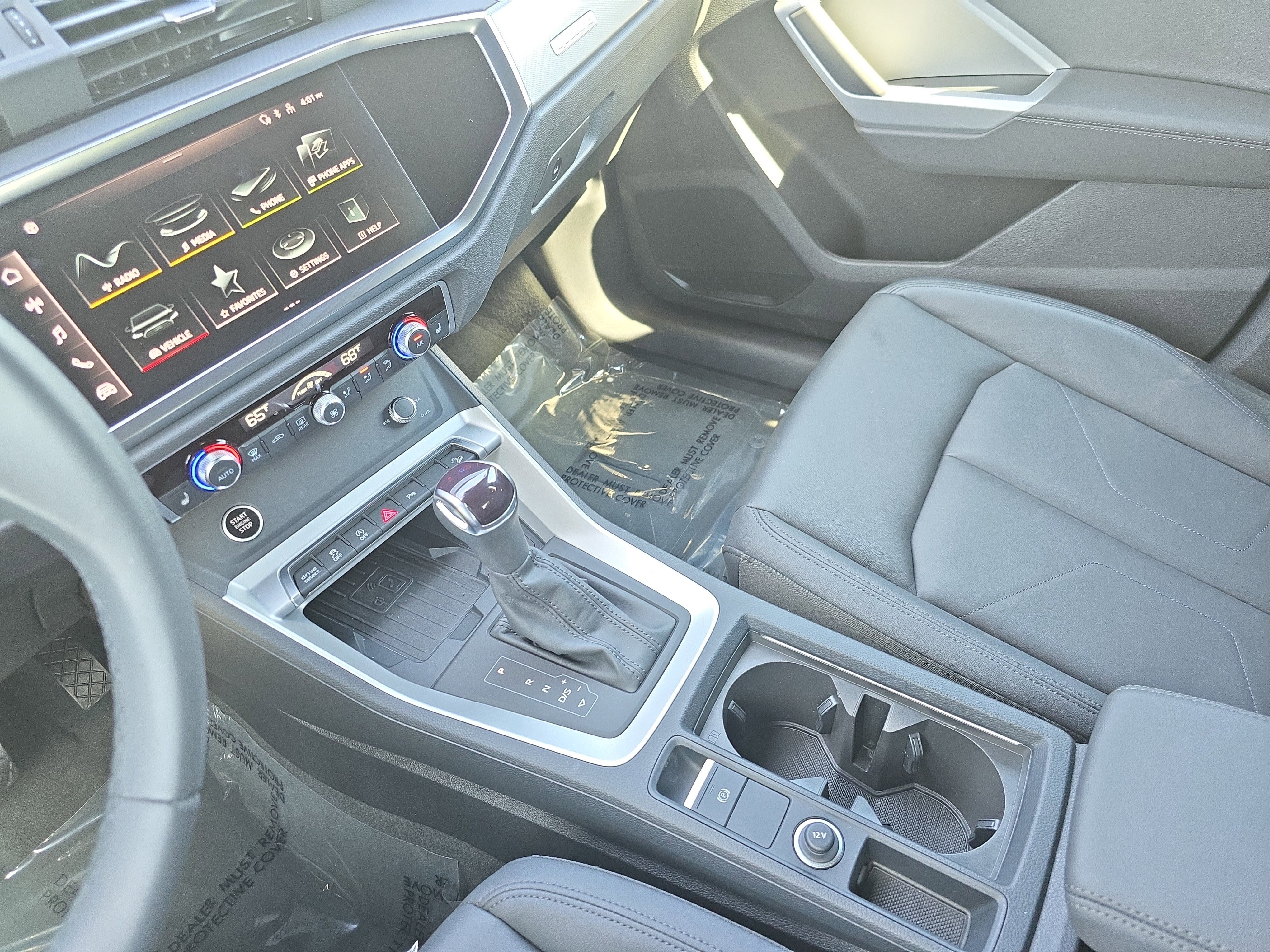 Used 2025 Audi Q3 2.0T Premium w/ Convenience Package AWD/4WD image 23
