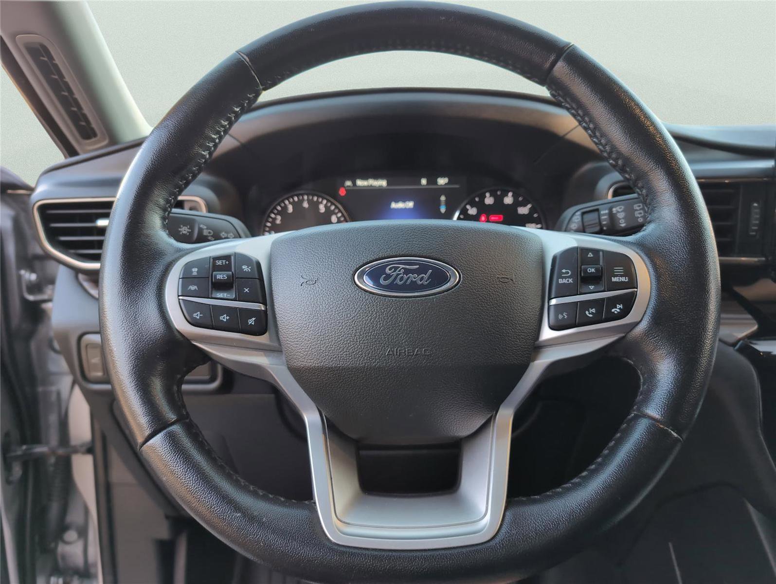 Used 2022 Ford Explorer Limited w/ Equipment Group 301A image 23