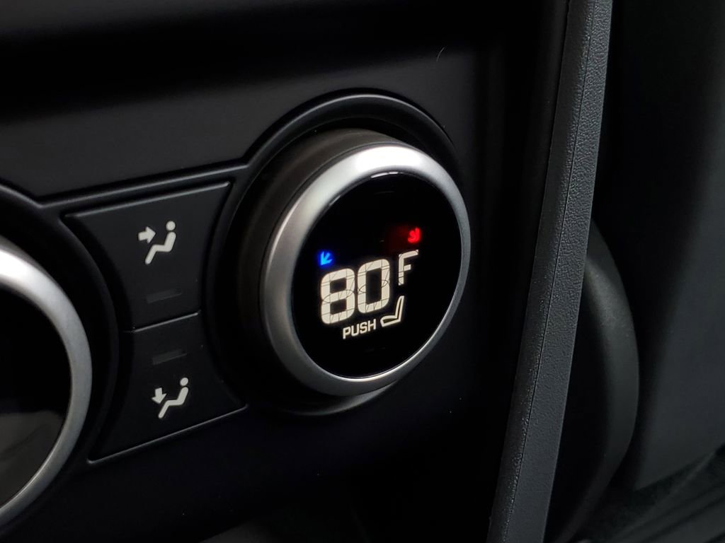 Used 2025 Land Rover Defender 130 X-Dynamic SE image 37