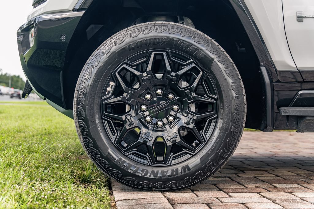 Used 2025 GMC Hummer EV 2X AWD/4WD image 16