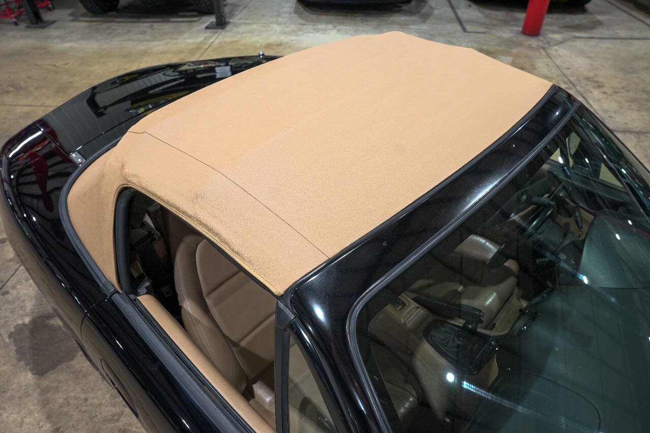 Used 1999 MAZDA MX-5 Miata RWD image 33
