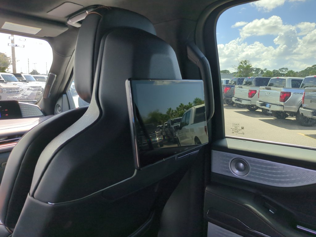 Used 2025 Lincoln Navigator Black Label AWD/4WD image 20
