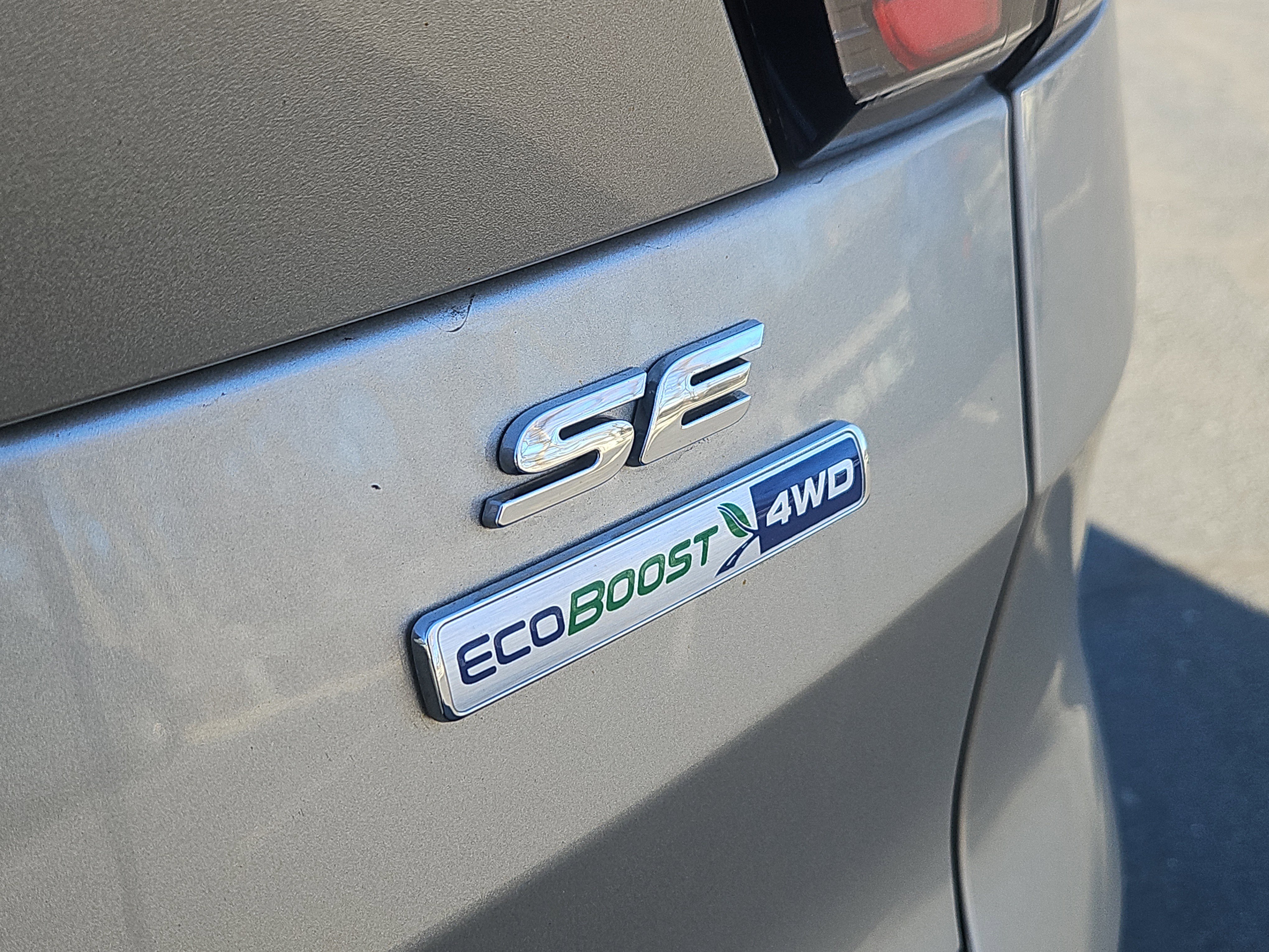 Used 2018 Ford Escape SE w/ SE Sync 3 Package image 5