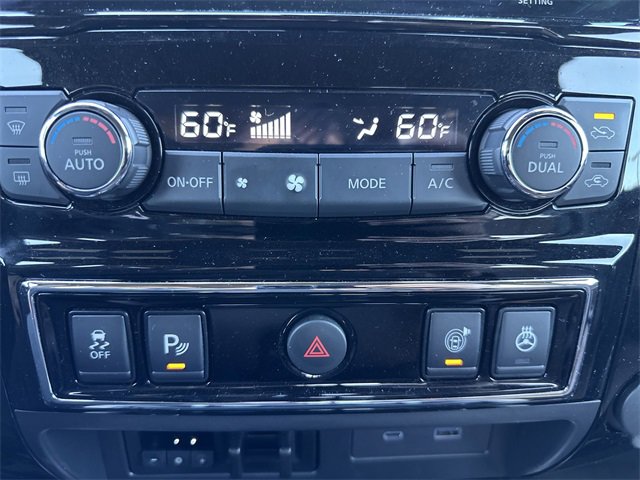 Certified 2024 Nissan Titan Platinum Reserve w/ Moonroof Package image 17