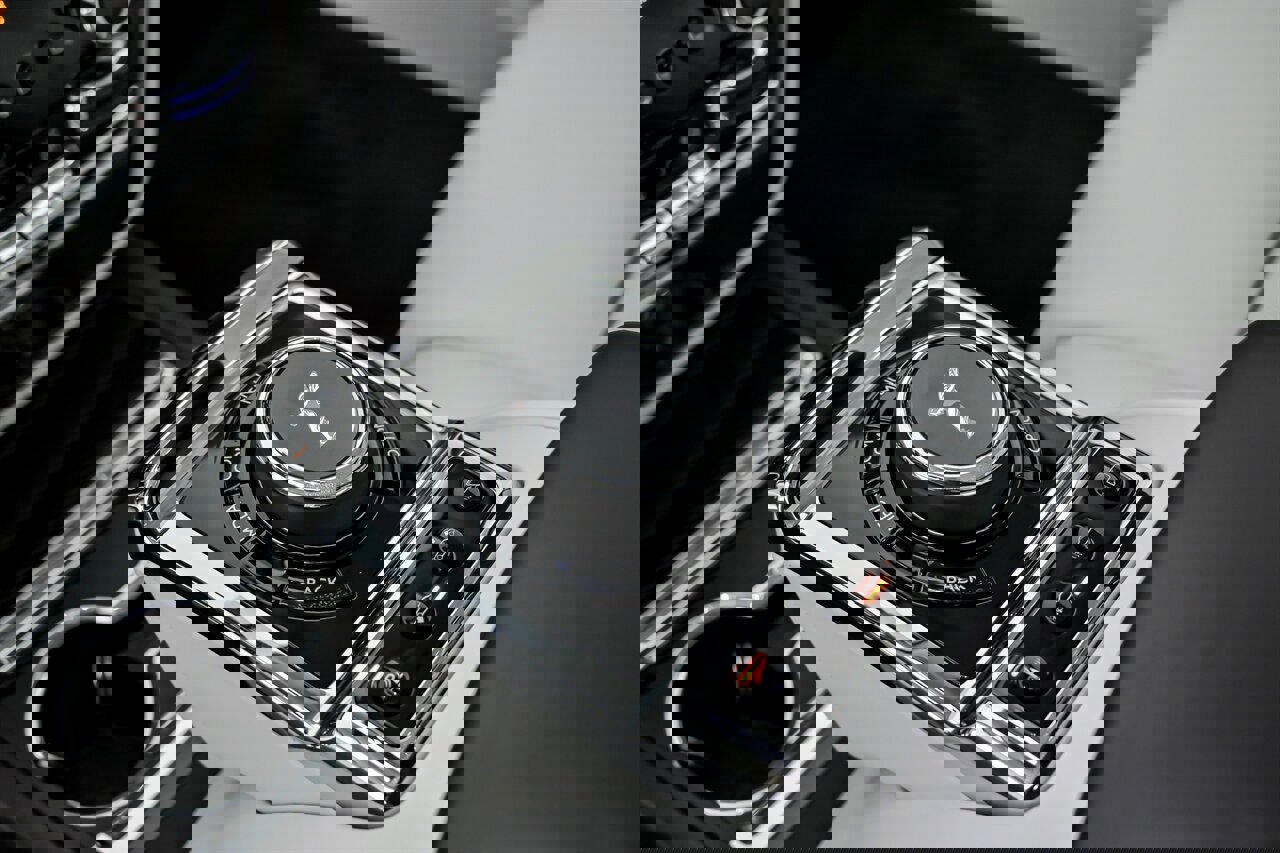 Used 2018 Rolls-Royce Phantom Sedan image 42