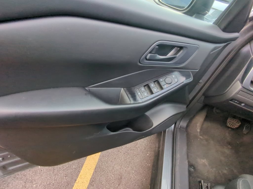 Used 2024 Nissan Rogue S AWD/4WD image 8
