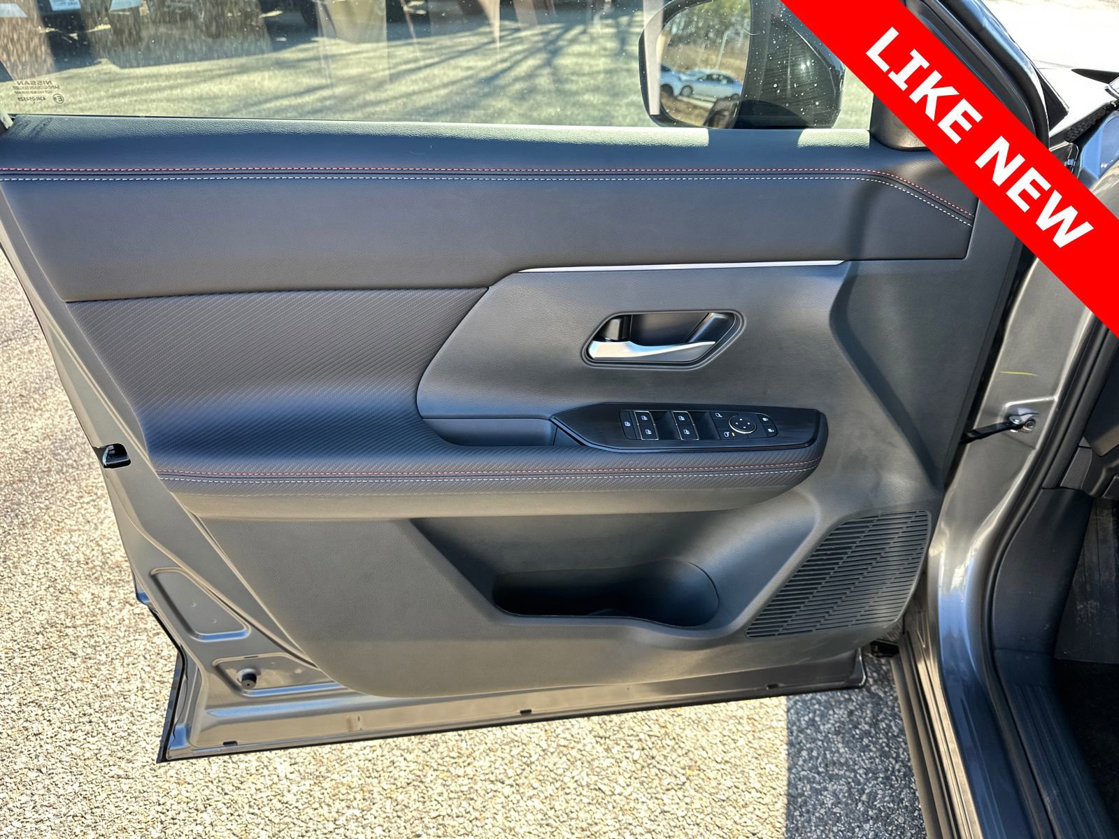 Certified 2025 Nissan Kicks SR image 10