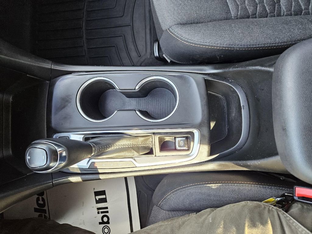 Used 2018 Chevrolet Equinox LT image 16