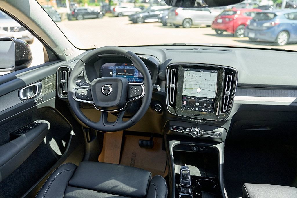 New 2026 Volvo XC40 B5 Plus w/ Climate Package AWD/4WD image 24