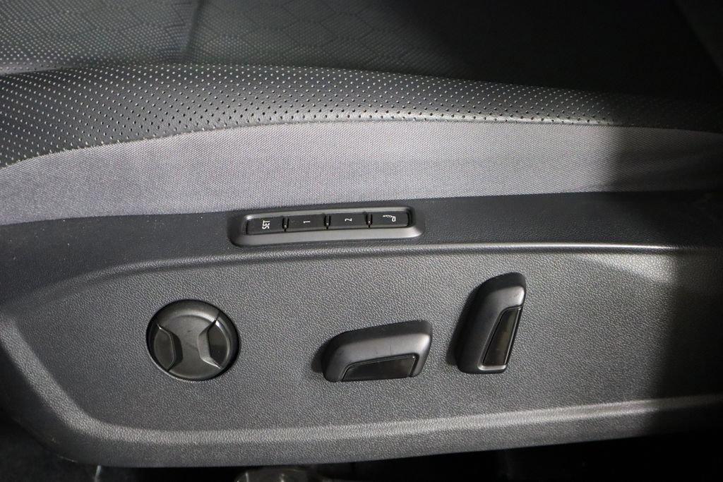 Used 2024 Volkswagen ID.4 Pro S AWD/4WD image 22