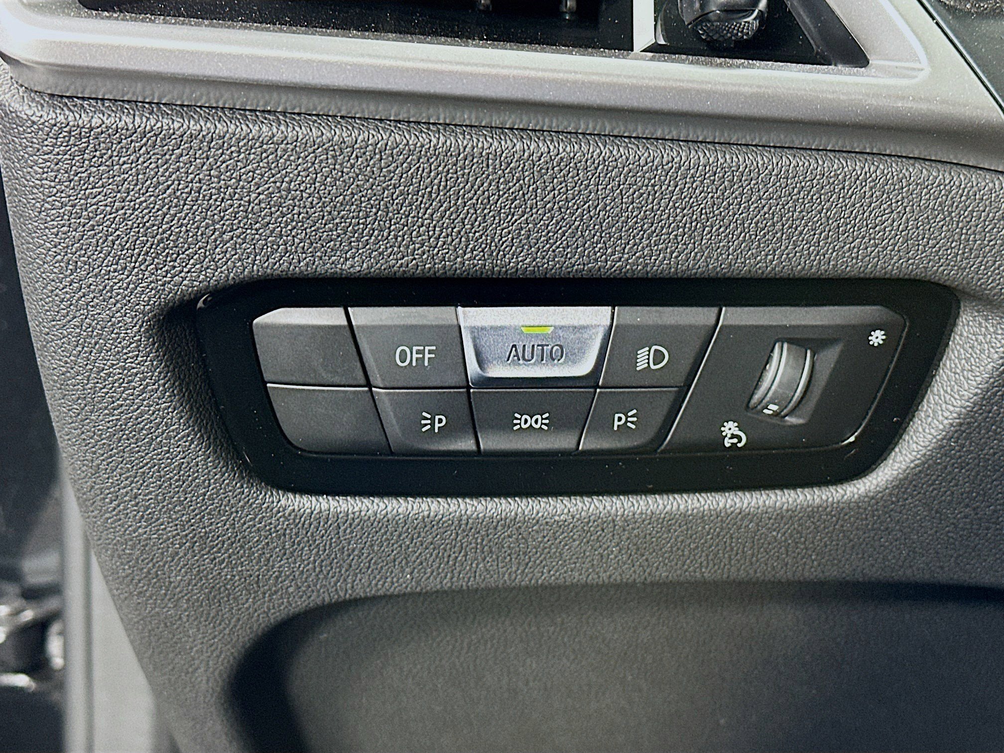 Used 2025 BMW M2 image 10