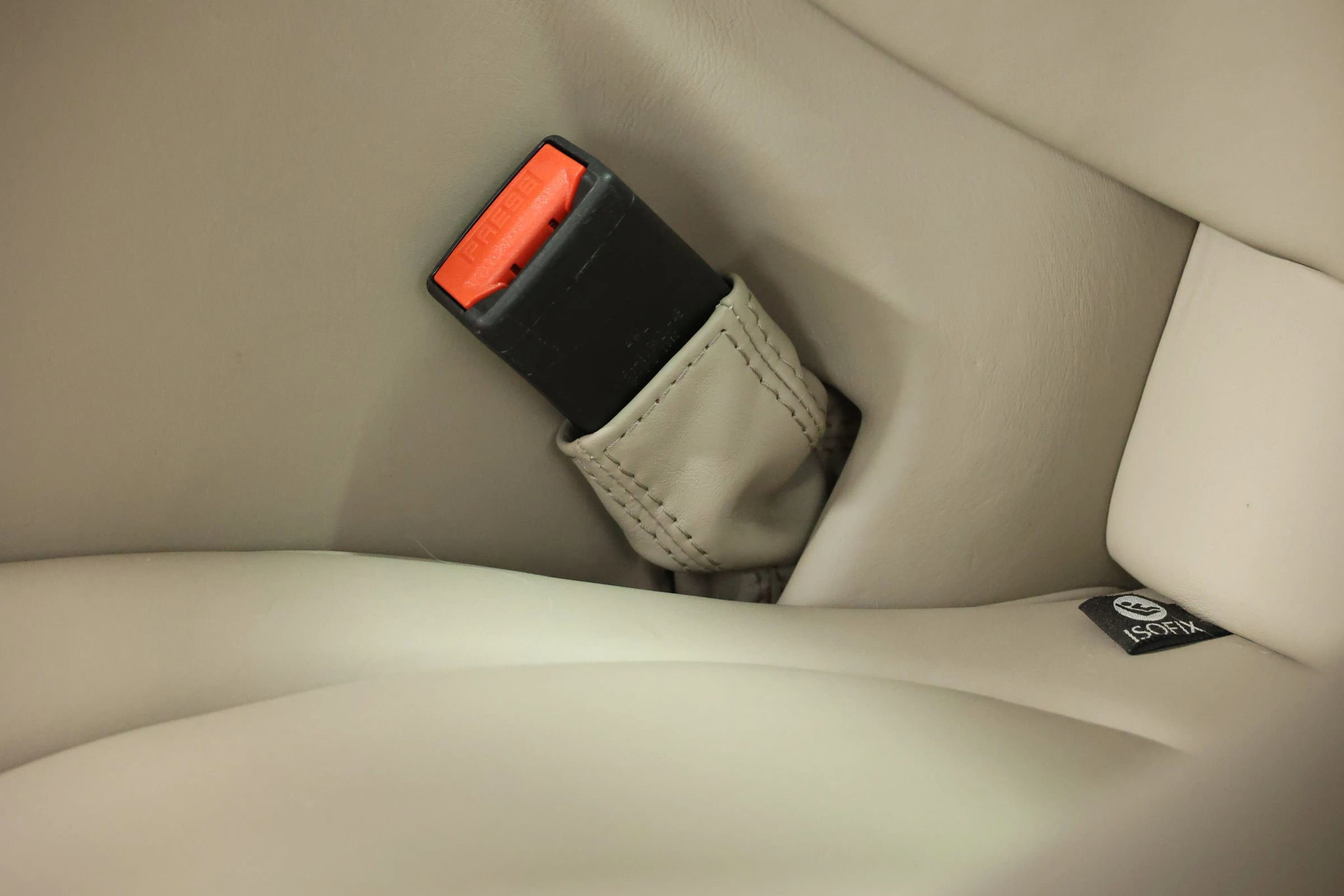 Used 2018 Aston Martin DB11 Coupe image 39