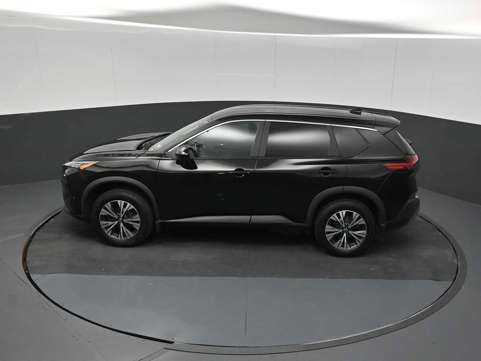 Used 2023 Nissan Rogue SV AWD/4WD image 23