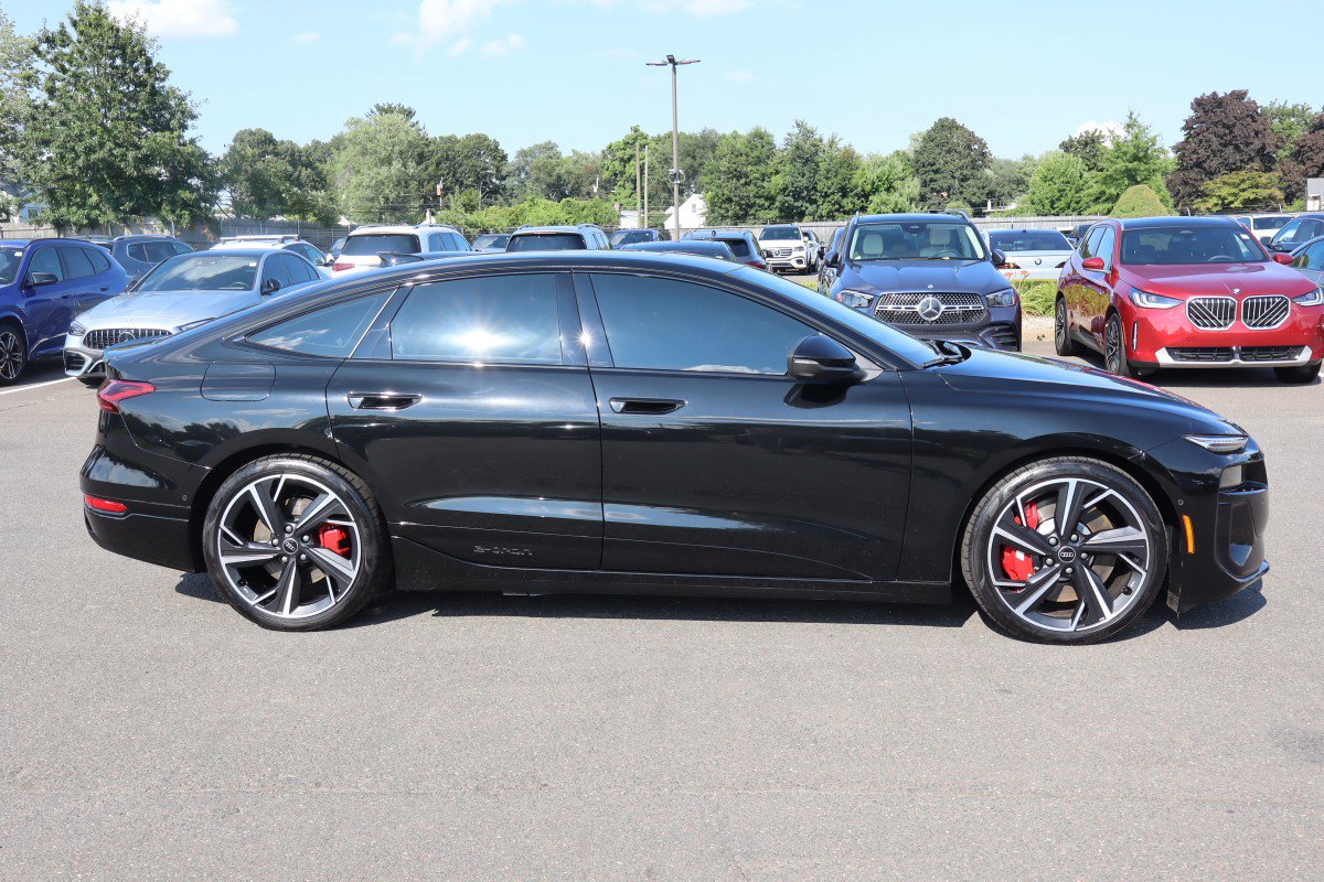 Used 2025 Audi S6 e-tron Prestige AWD/4WD image 4