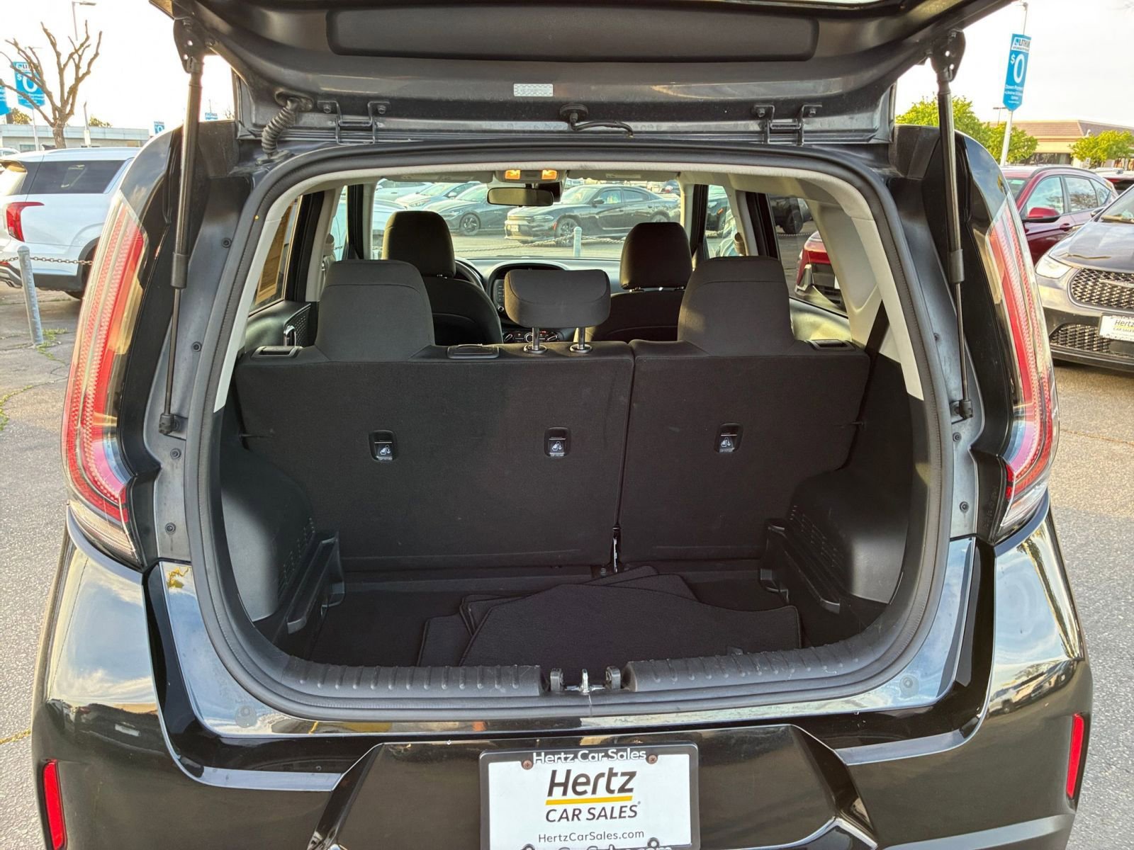 Used 2025 Kia Soul LX w/ LX Technology Package image 29