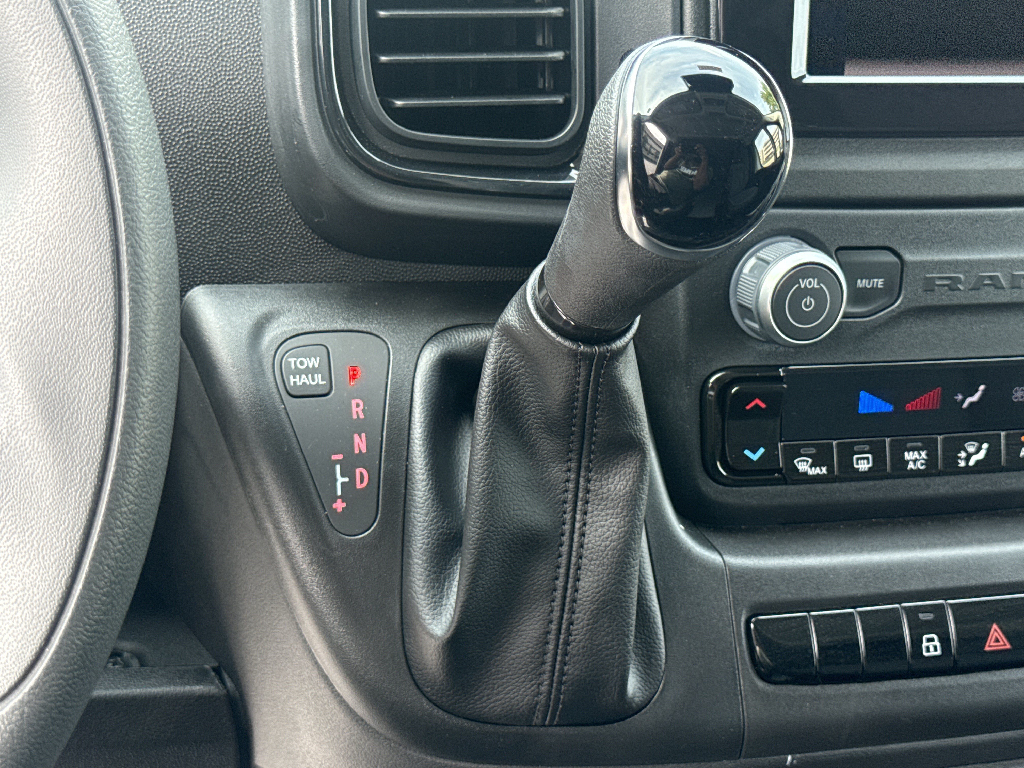 New 2026 RAM ProMaster 2500 w/ Convenience Group FWD image 26
