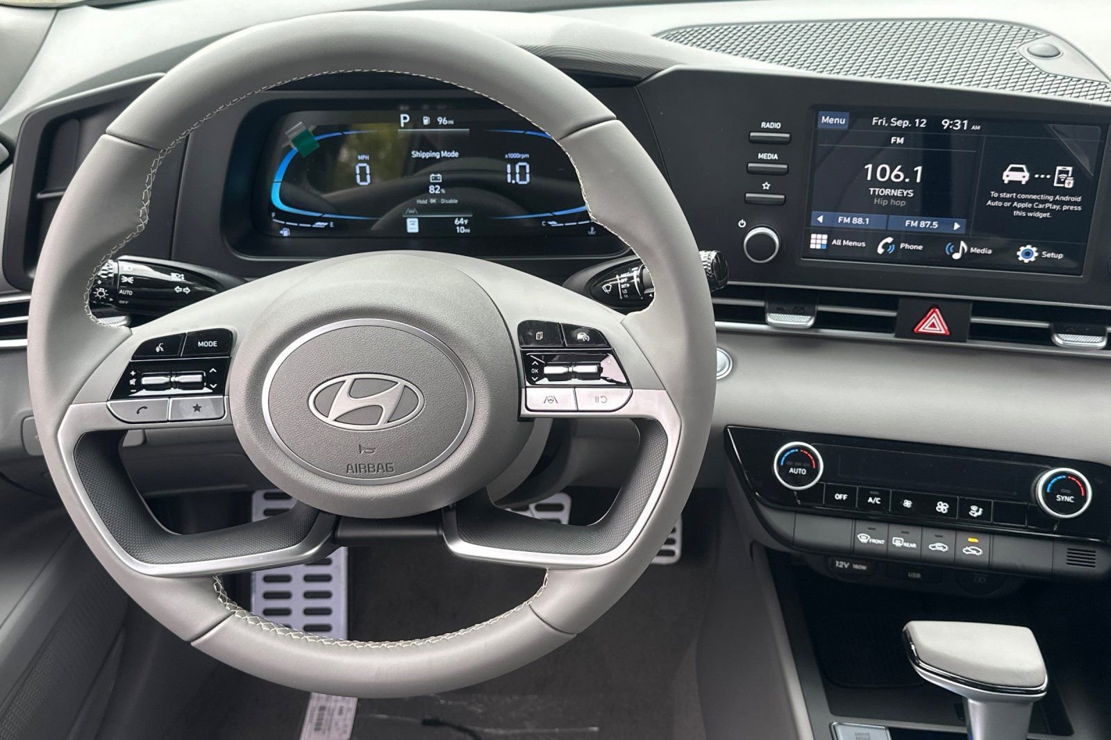 New 2025 Hyundai Elantra Sport image 13