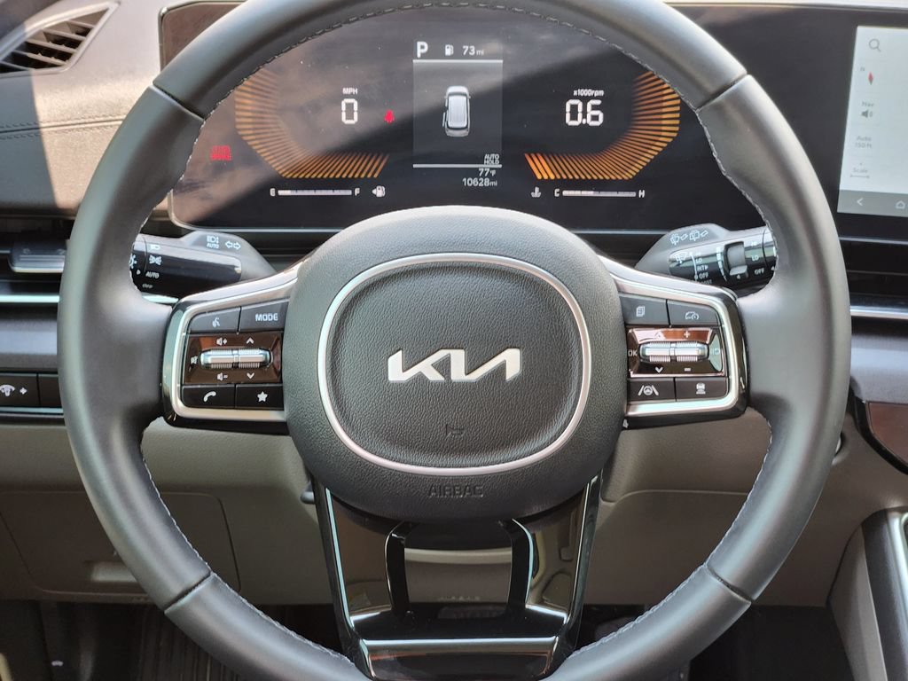 Certified 2025 Kia Carnival EX FWD image 18