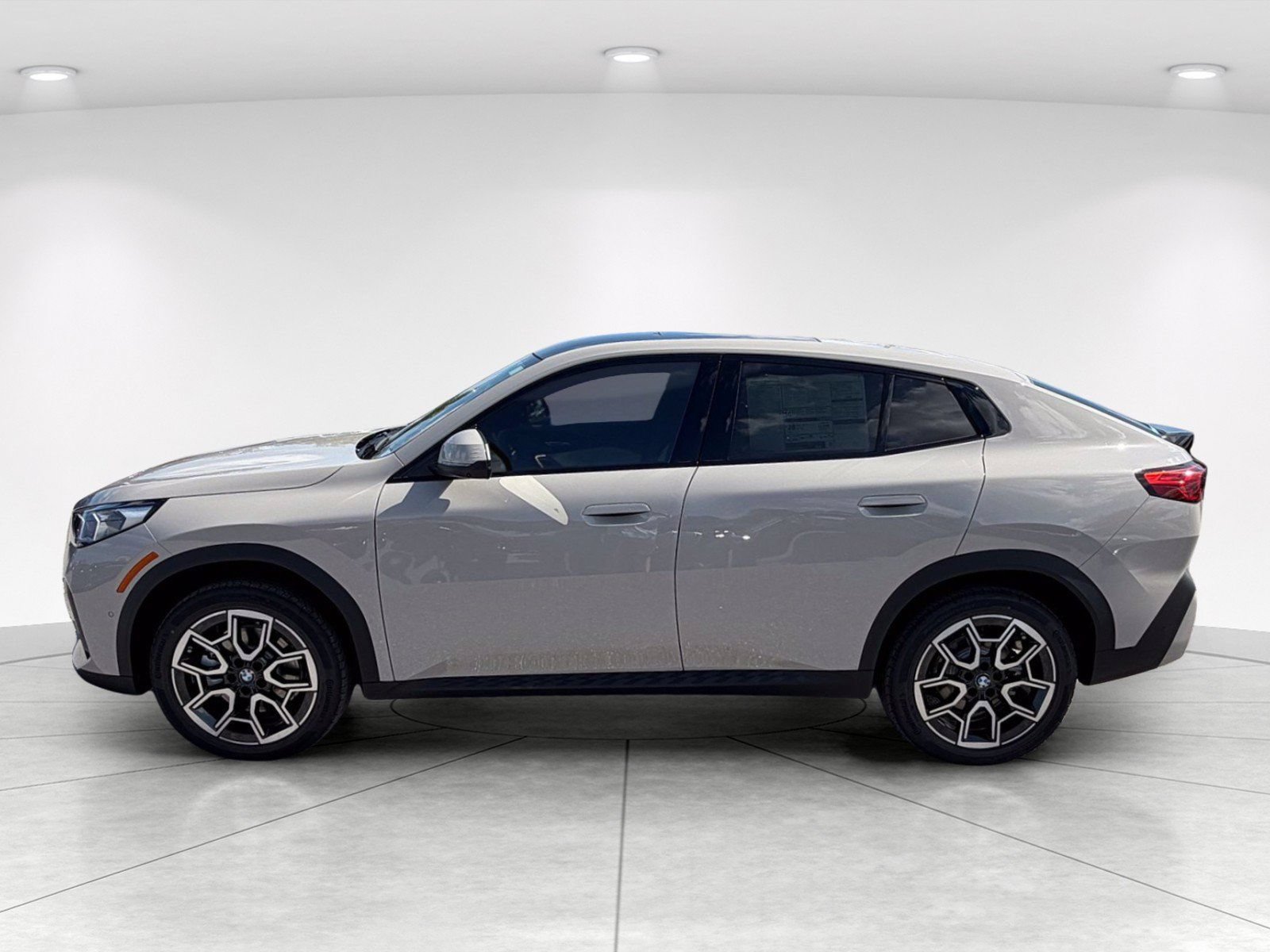 New 2026 BMW X2 xDrive28i w/ Technology Package AWD/4WD image 7
