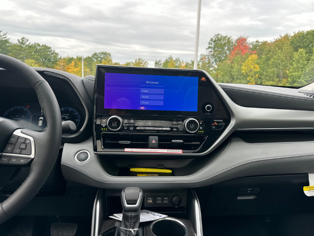 New 2026 Toyota Highlander Platinum AWD/4WD image 23