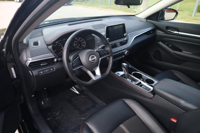 Certified 2025 Nissan Altima 2.5 SR AWD/4WD image 8