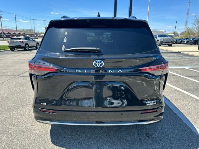 Used 2024 Toyota Sienna Platinum AWD/4WD image 19