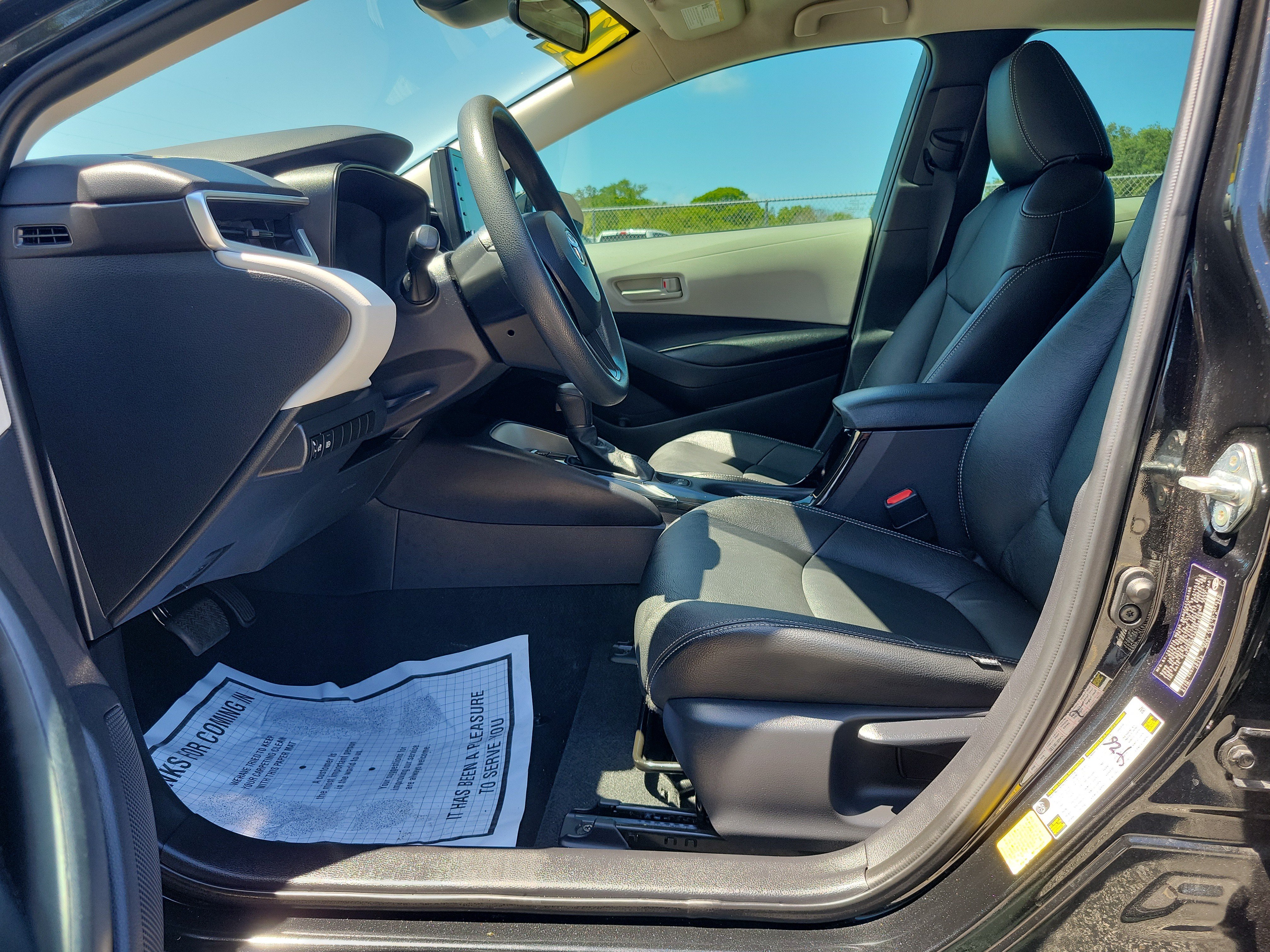 Used 2022 Toyota Corolla LE w/ LE Convenience Package FWD image 11