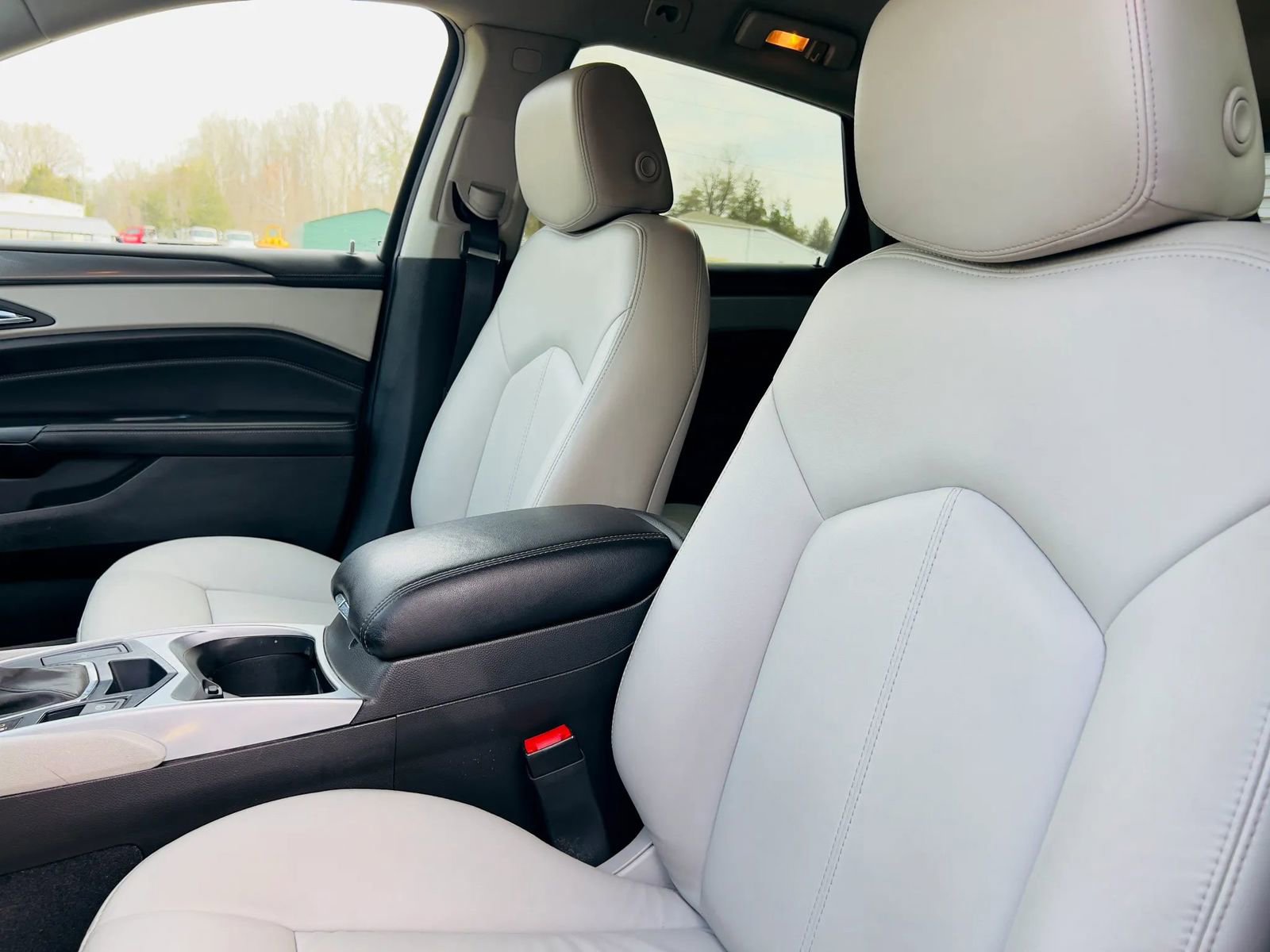 Used 2015 Cadillac SRX FWD image 25