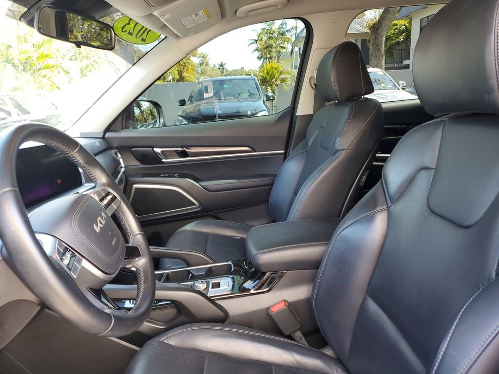 Used 2023 Kia Telluride LX image 19