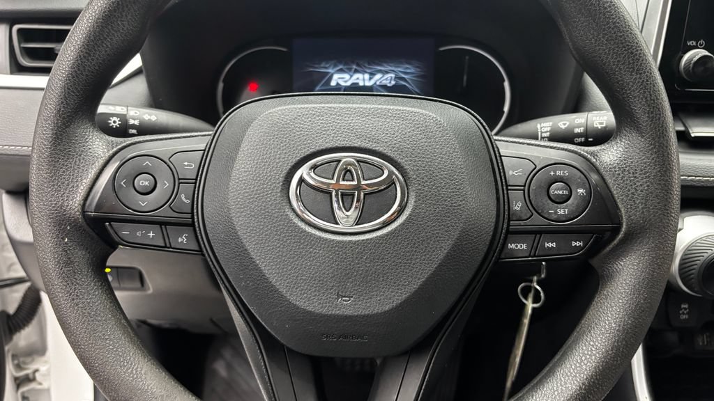 Used 2024 Toyota RAV4 LE AWD/4WD image 20