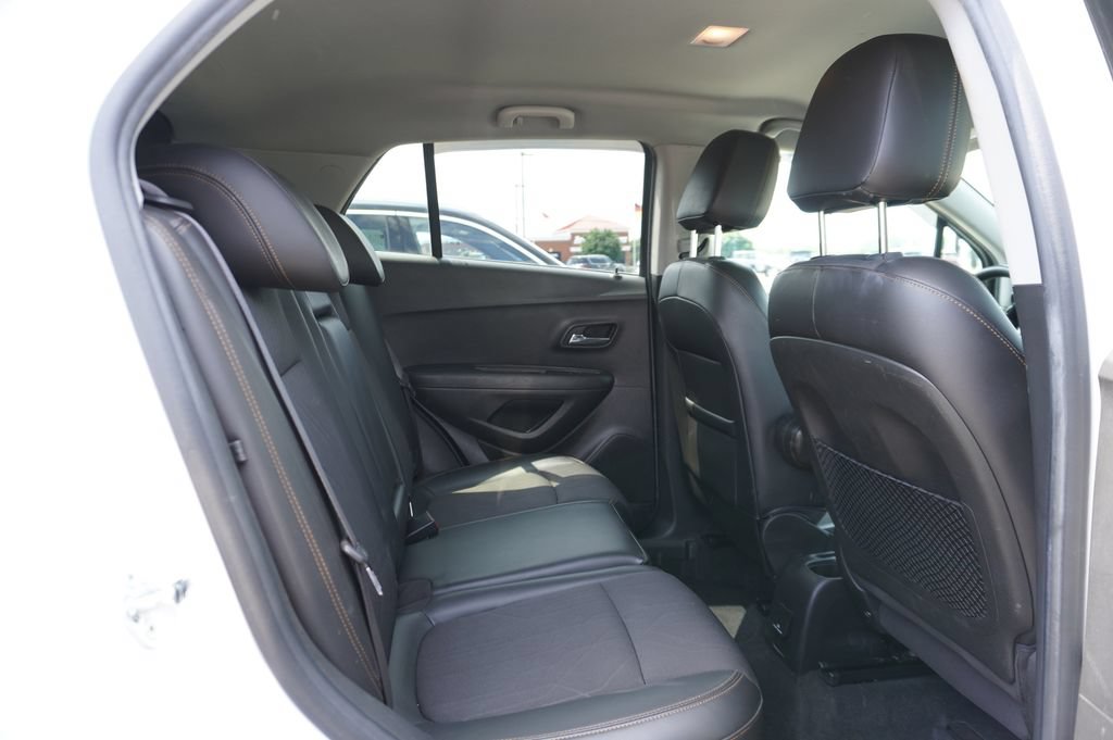 Used 2017 Chevrolet Trax LT w/ LT Convenience Package AWD/4WD image 7