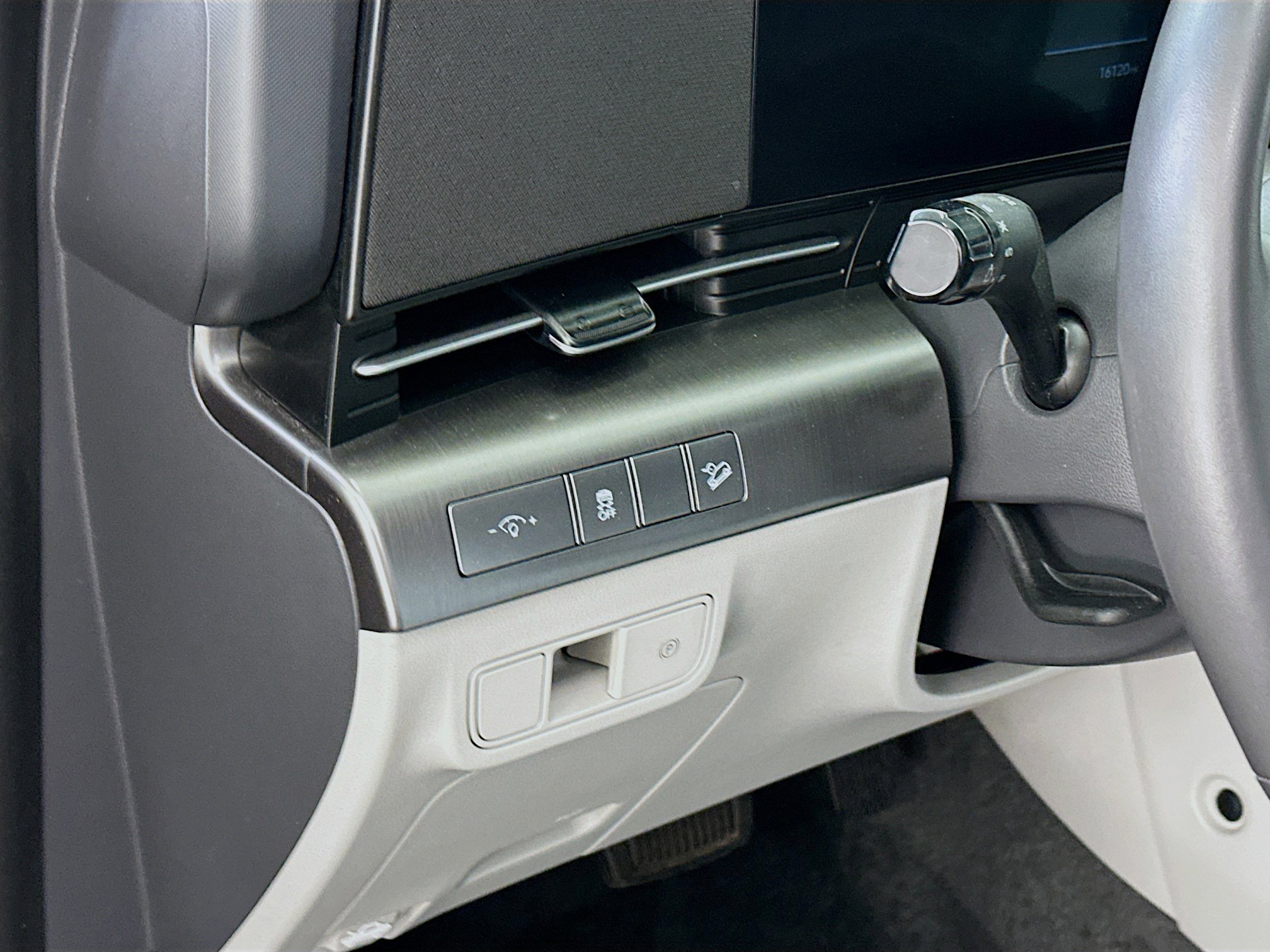 Used 2025 Hyundai Kona SEL image 17