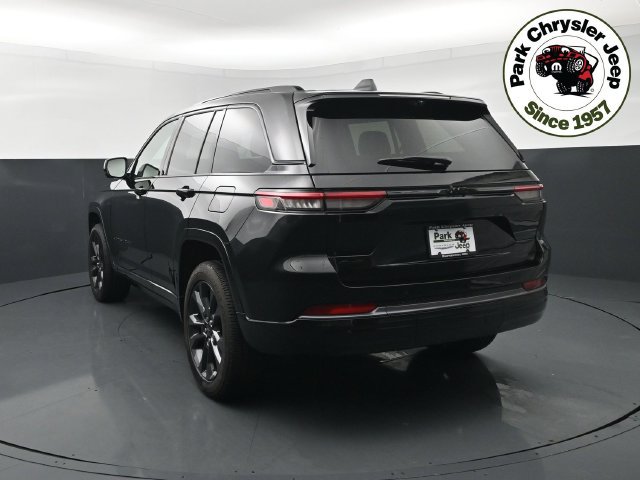 Used 2026 Jeep Grand Cherokee Limited AWD/4WD image 4