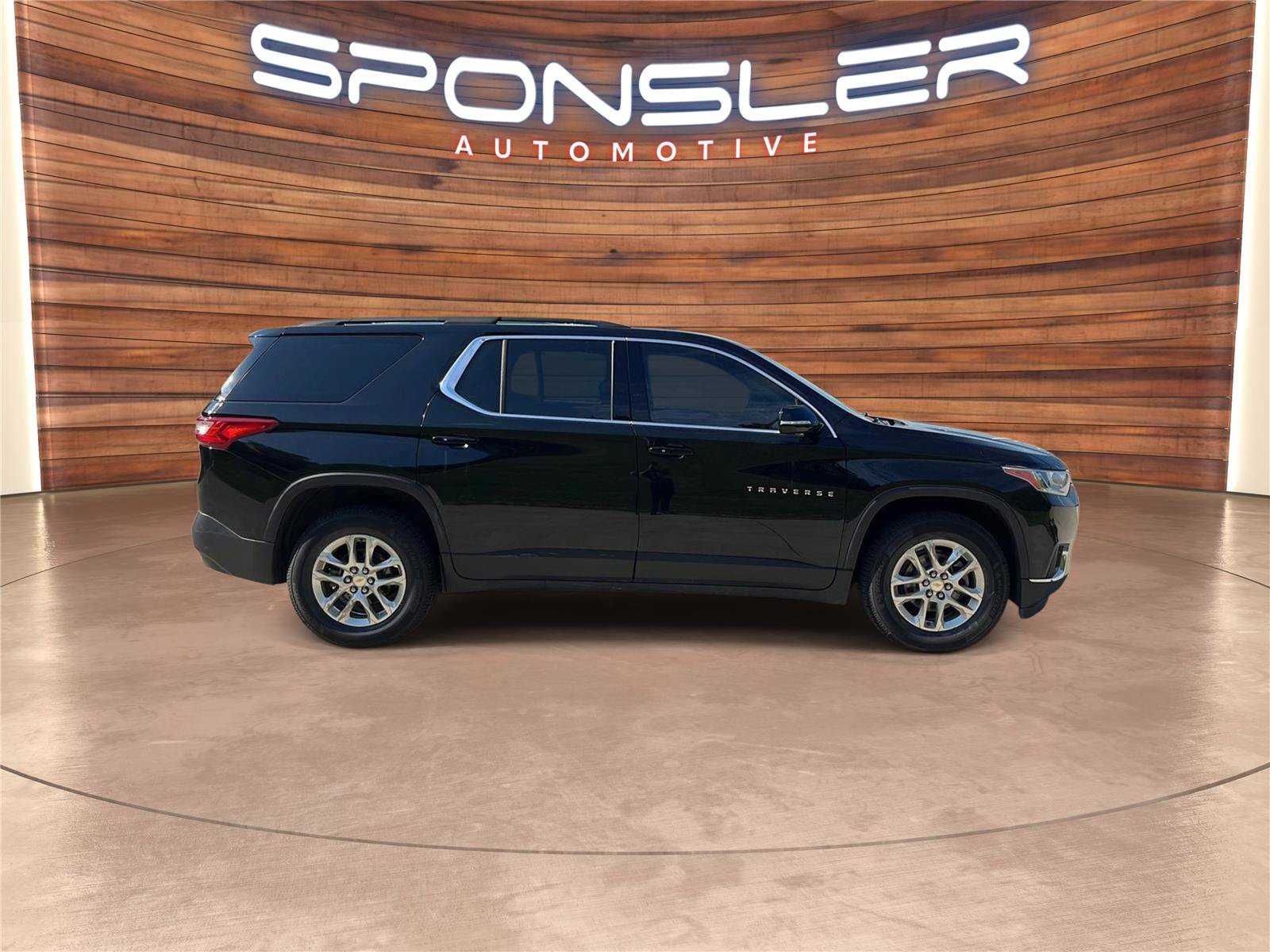 Used 2020 Chevrolet Traverse LT w/ Driver Confidence II Package AWD/4WD image 7