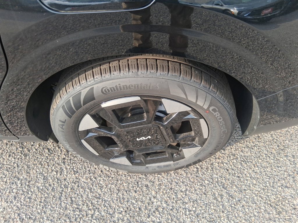 Certified 2026 Kia Carnival EX FWD image 9