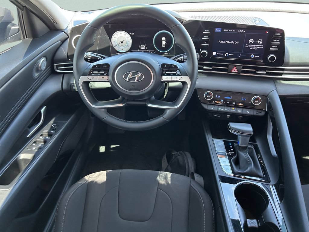 Used 2021 Hyundai Elantra SEL w/ Convenience Package FWD image 18