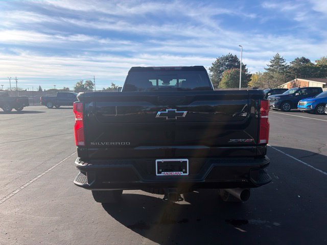Used 2025 Chevrolet Silverado 2500 ZR2 w/ Technology Package AWD/4WD image 7