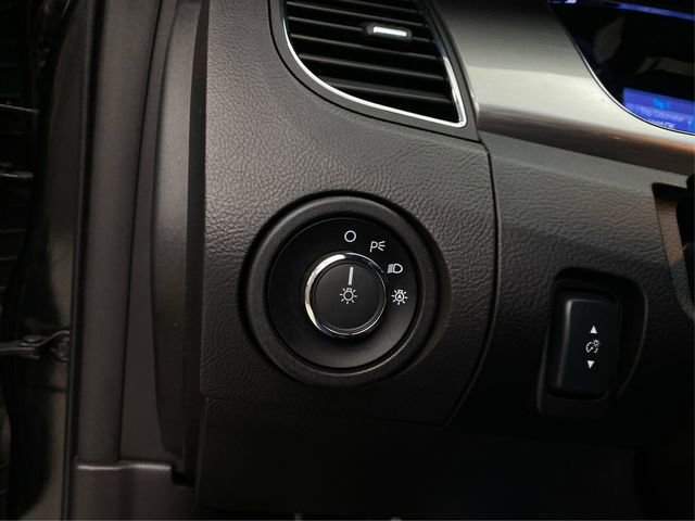 Used 2014 Ford Taurus SEL FWD image 23
