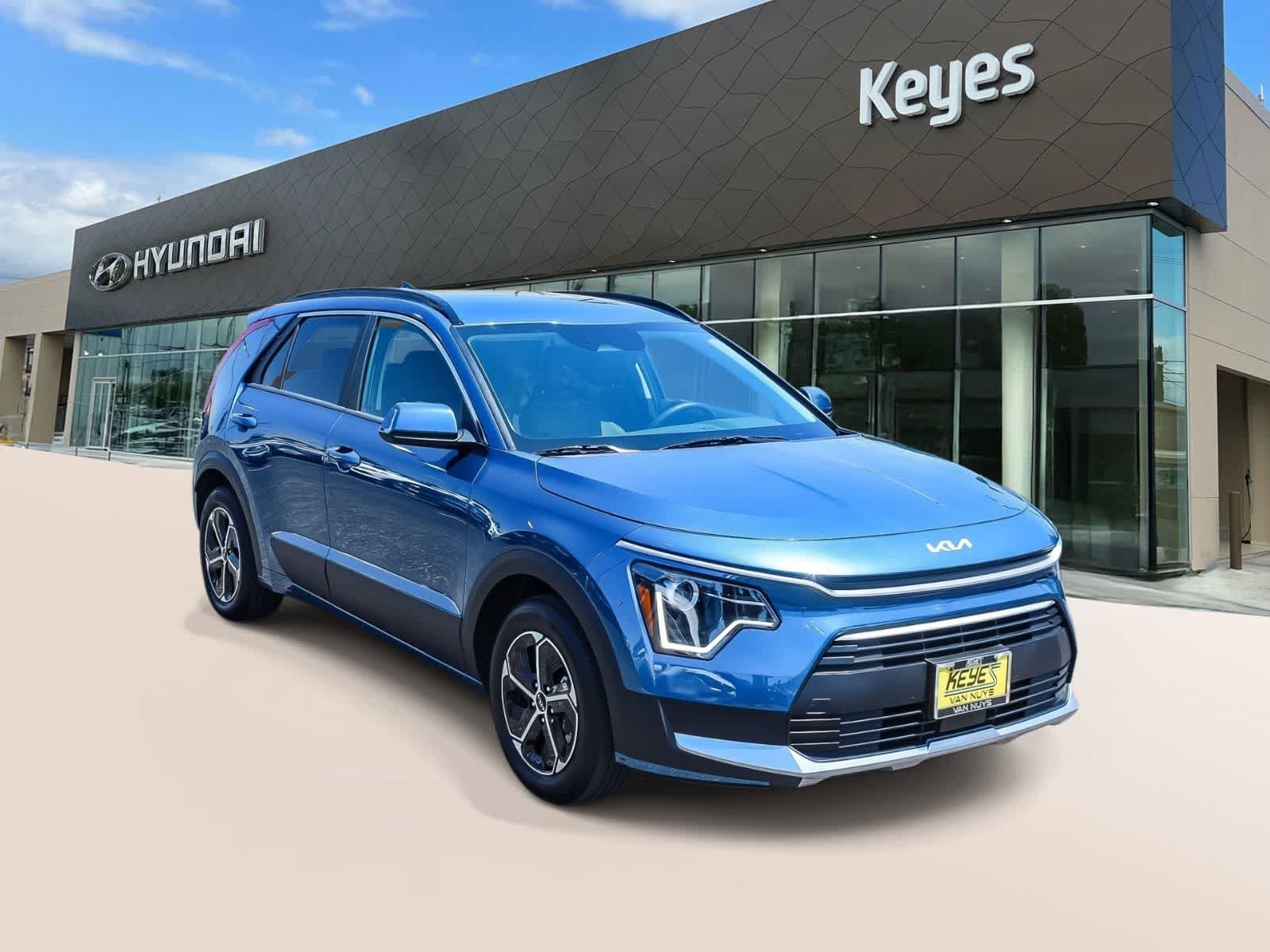 Used 2025 Kia Niro EX FWD image 3