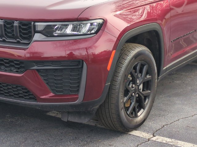 New 2026 Jeep Grand Cherokee Altitude AWD/4WD image 9