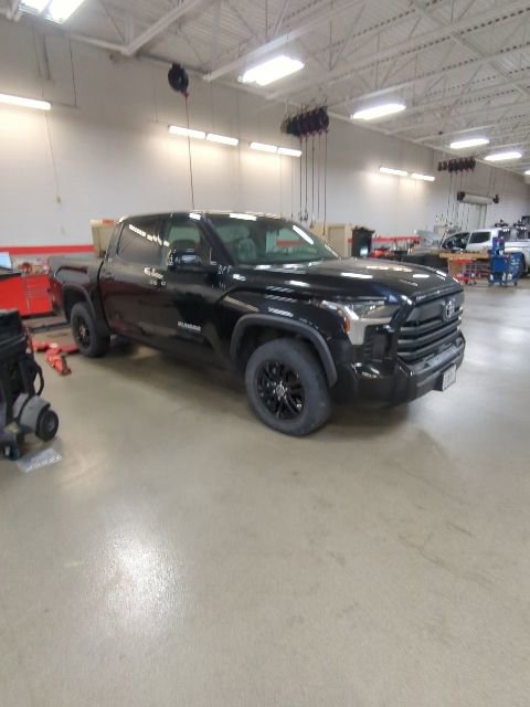 Used 2022 Toyota Tundra SR5 w/ Advanced Technology Package AWD/4WD image 8