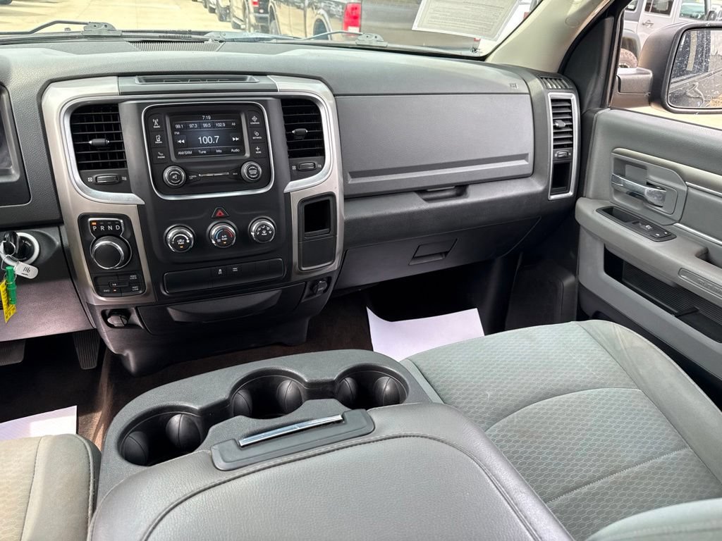 Used 2017 RAM 1500 Classic SLT AWD/4WD image 9