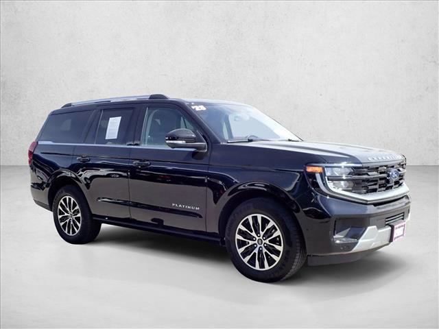 Used 2025 Ford Expedition Platinum image 6