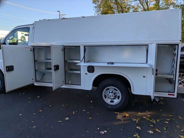 New 2025 Chevrolet Express 3500 w/ Power Convenience Package RWD image 19